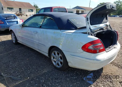 2004 Mercedes-Benz Clk 320 z USA, uszkodzony, nr VIN WDBTK65G04T014774